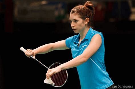 Badminton Service .